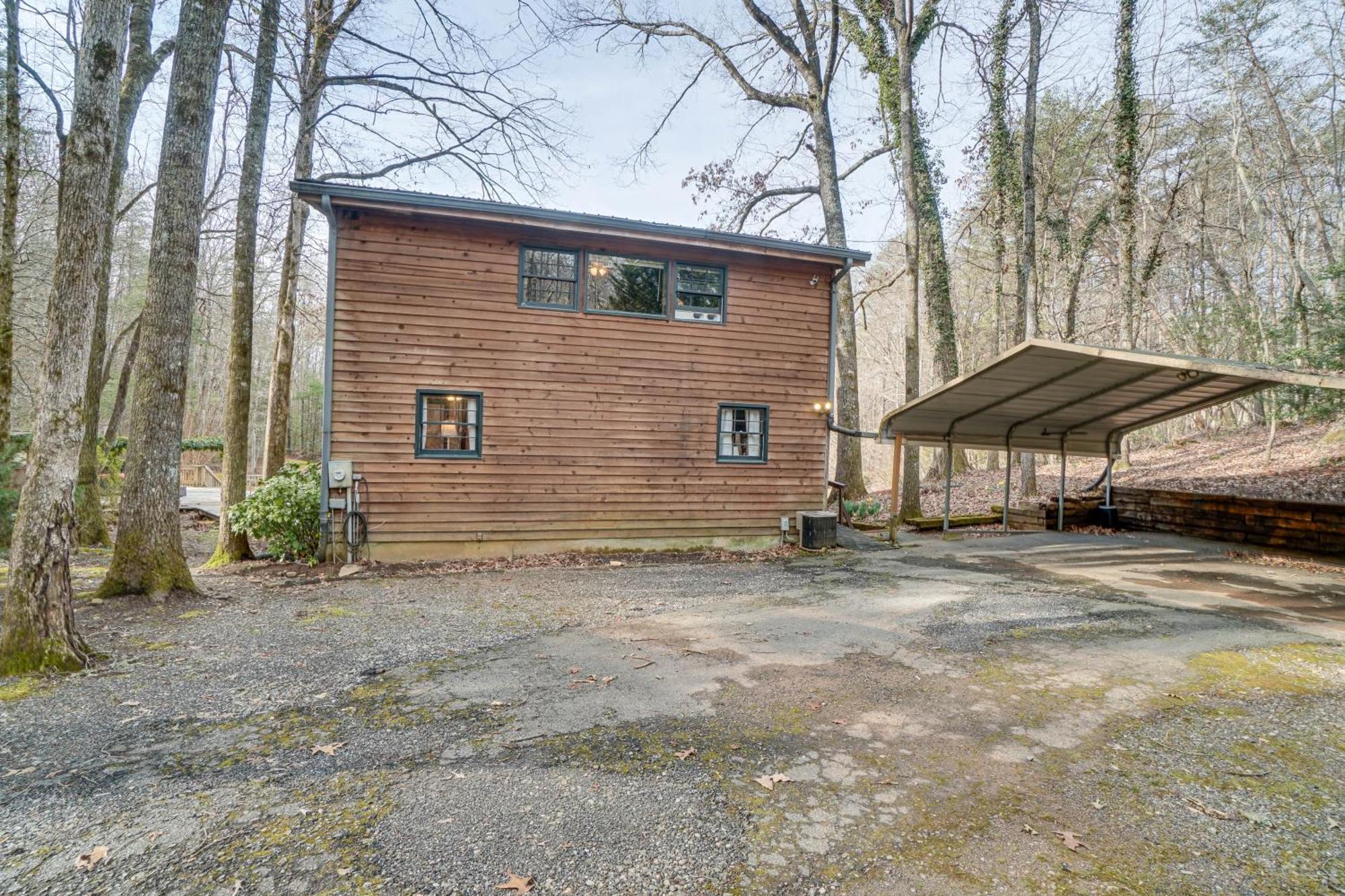 Charming Cabin With Fire Pit And Decks About 7 Mi To Helen Sautee Nacoochee Exterior photo