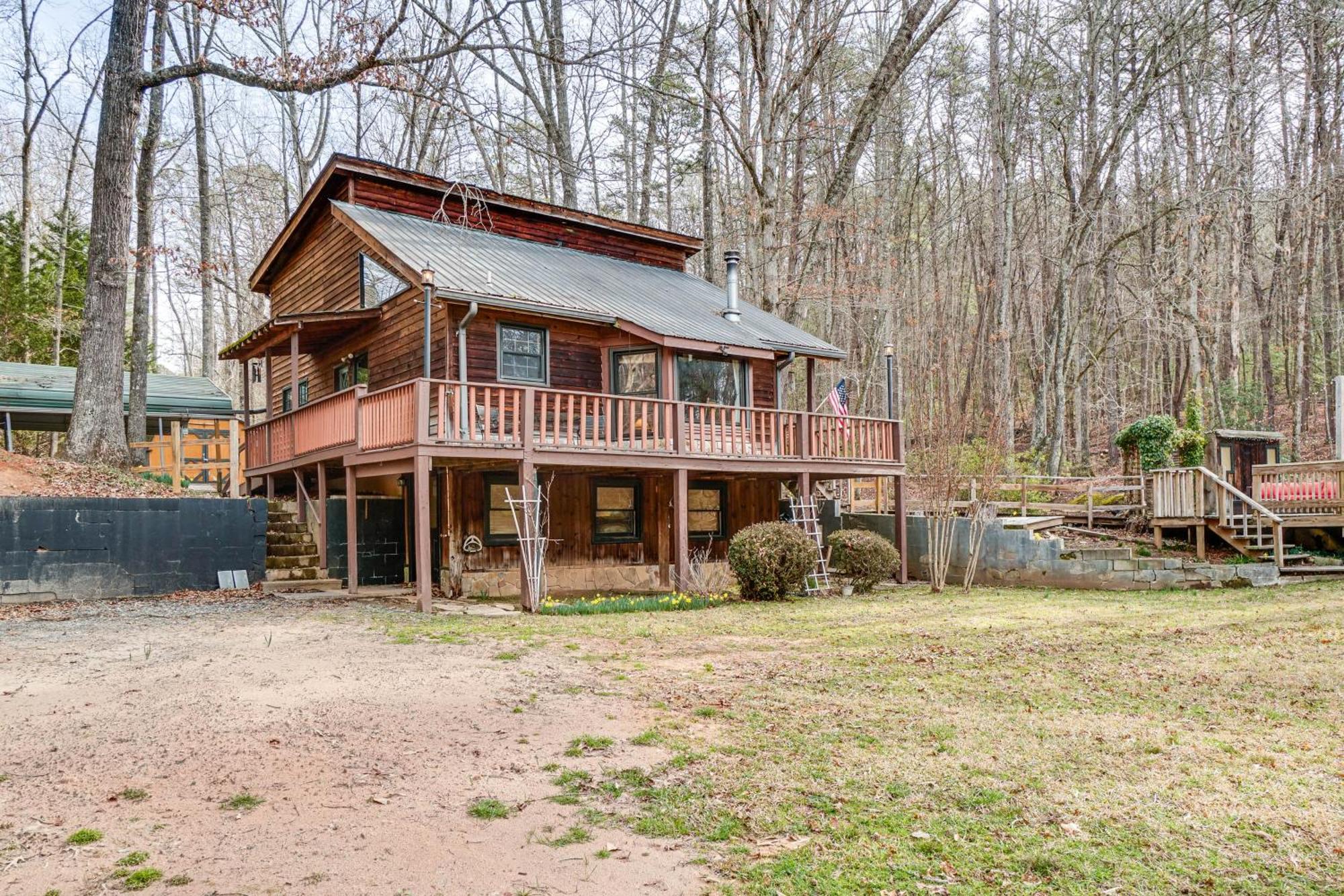 Charming Cabin With Fire Pit And Decks About 7 Mi To Helen Sautee Nacoochee Exterior photo